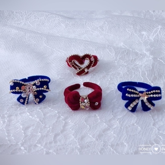 Velvet Rings - Picture 4 of 12